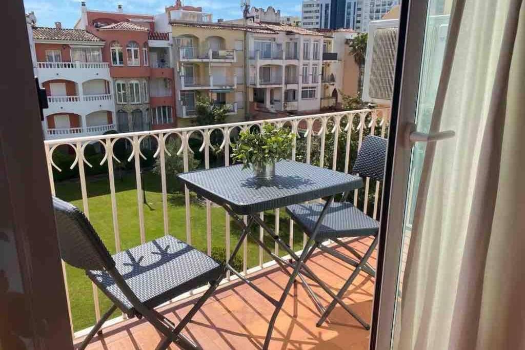 Appartement Apartamento Para 4 Personas A 200 M De La Playa. à Empuriabrava Extérieur photo